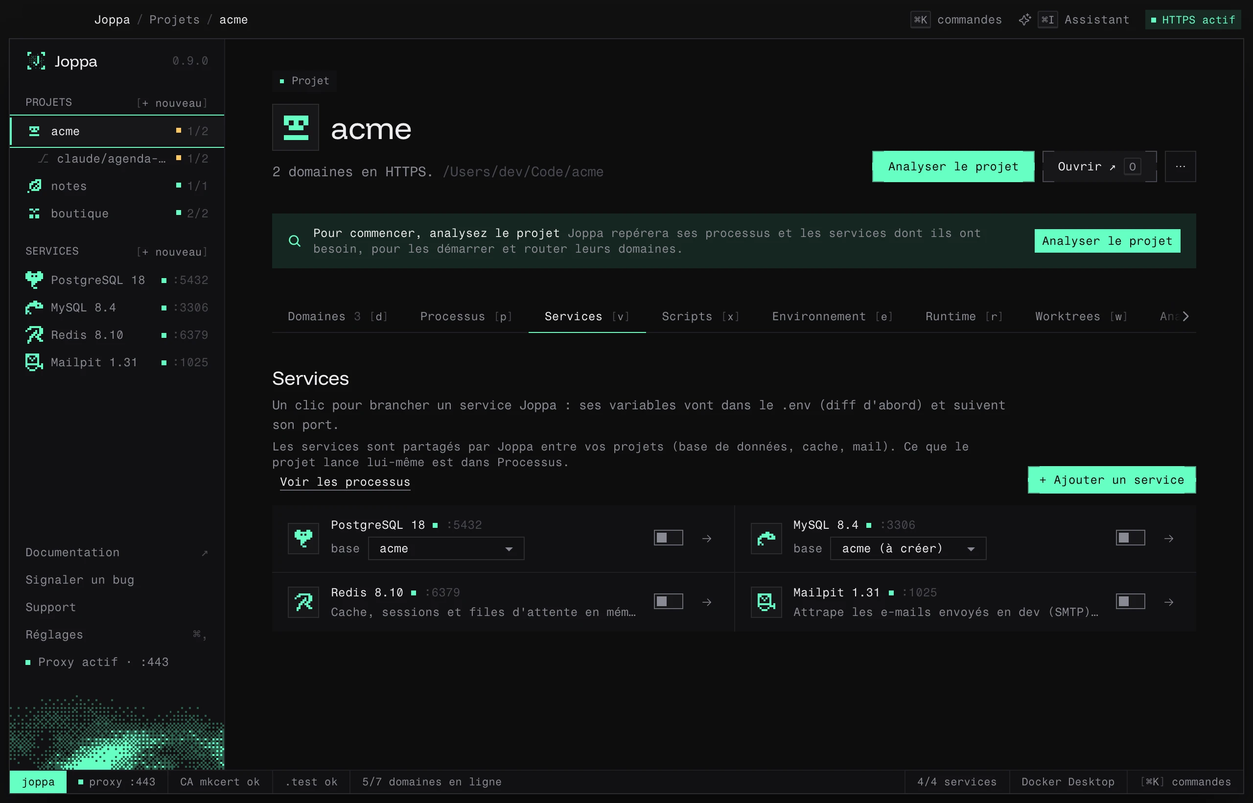 L’onglet Services : PostgreSQL, MySQL, Redis et Mailpit, chacun avec son interrupteur